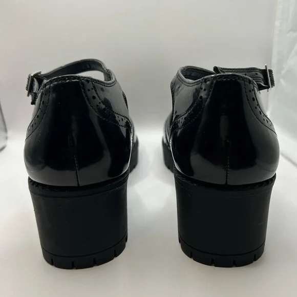 Urban Outfitters Black Patent Leather Wingtip Chunky Heel Mary Janes | Size 10 - Picture 11 of 12